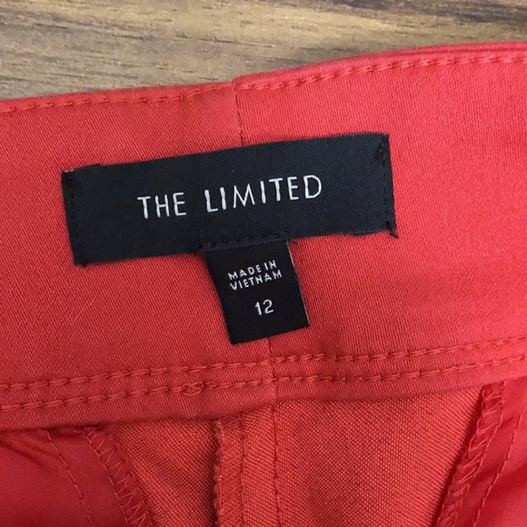 Red shorts - Picture 3 of 3